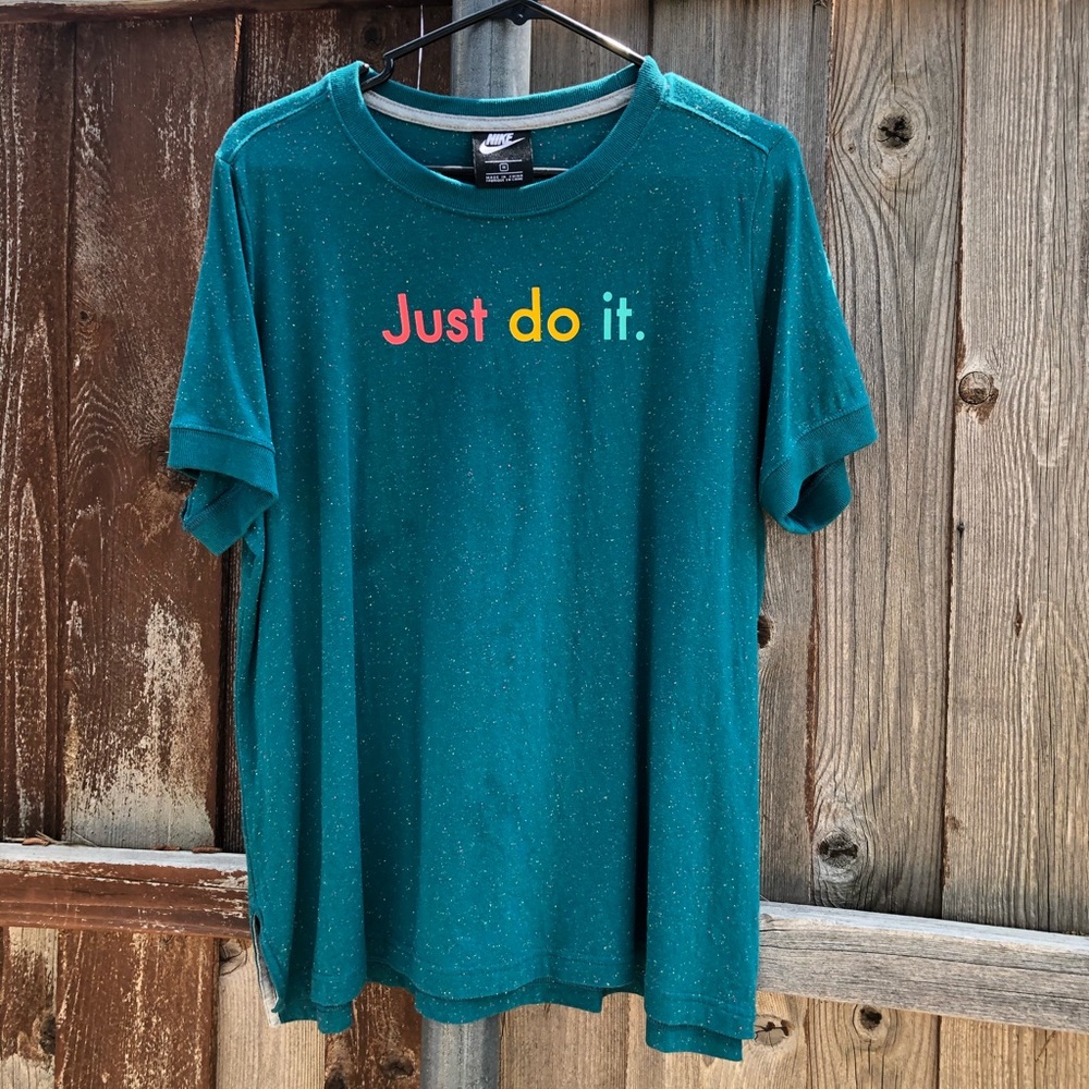Nike top